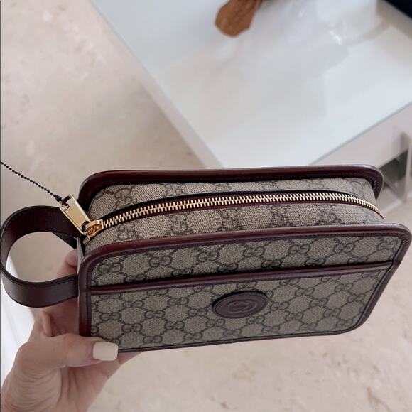 NEW! GIFTABLE! Gucci GG Supreme Toiletry Clutch Pouch - Picture 12 of 15